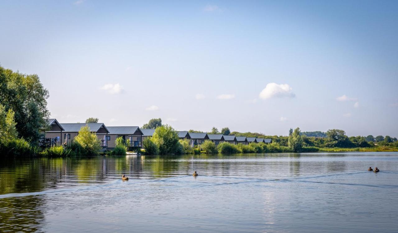Familie vakantiepark Krieghuusbelten Raalte Buitenkant foto
