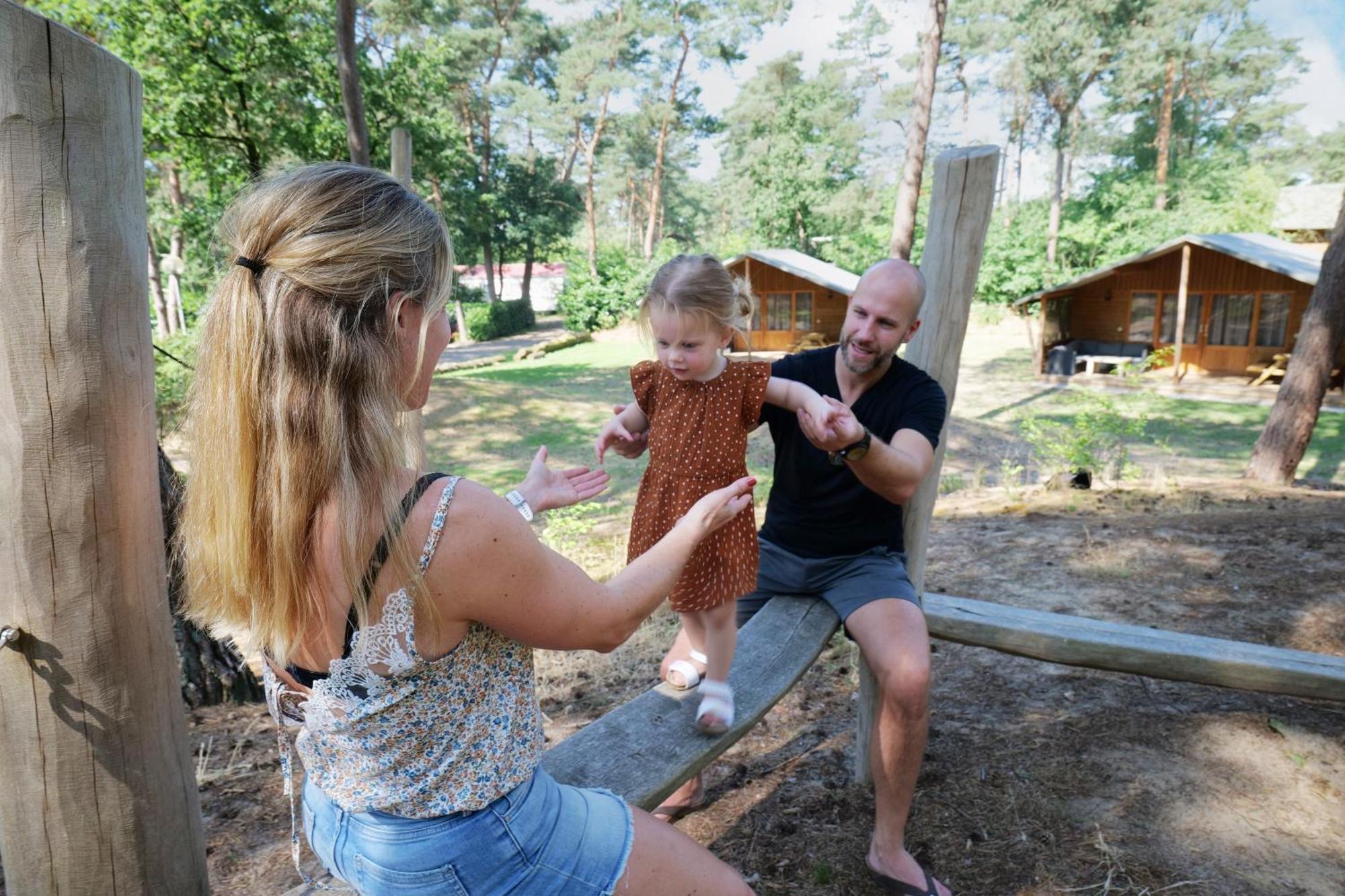 Familie vakantiepark Krieghuusbelten Raalte Buitenkant foto