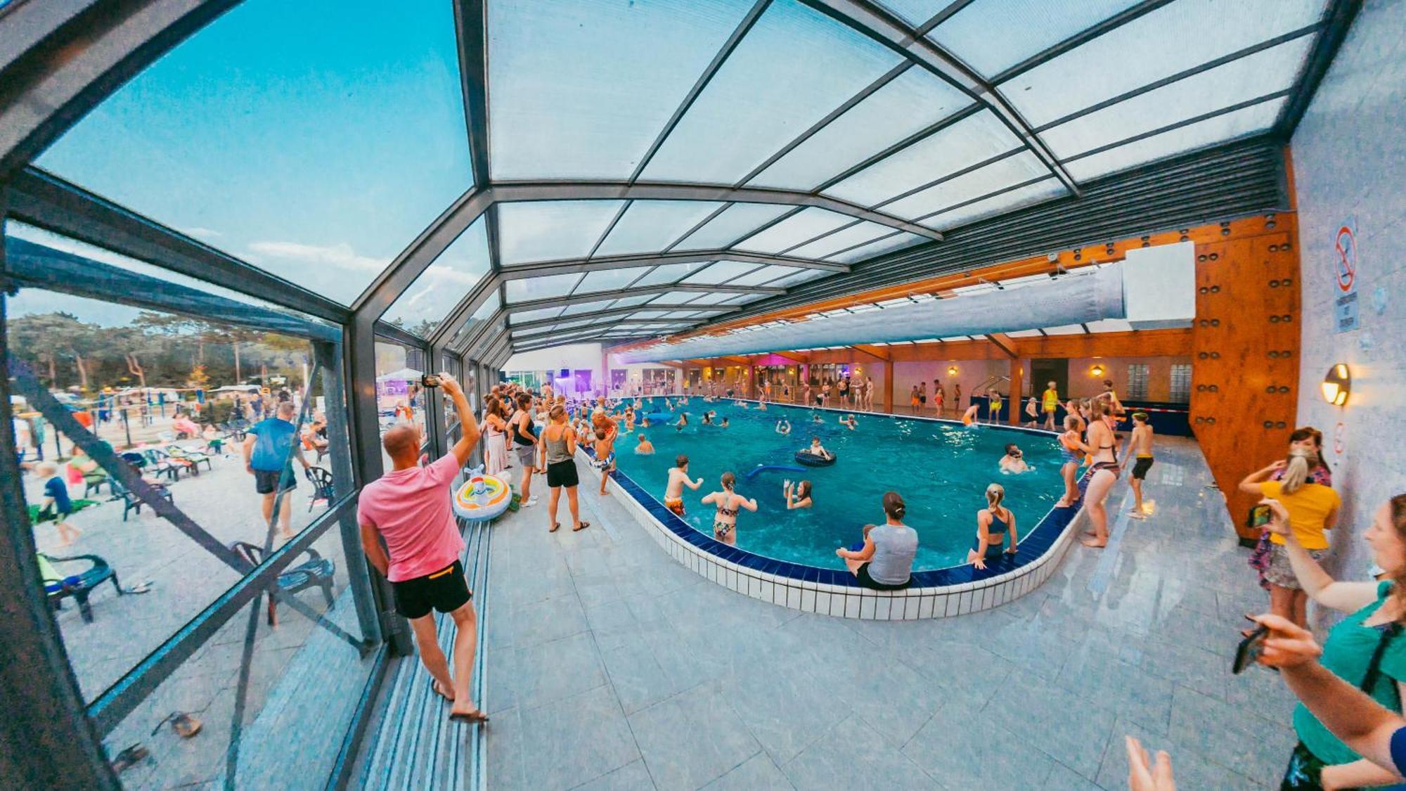Familie vakantiepark Krieghuusbelten Raalte Buitenkant foto