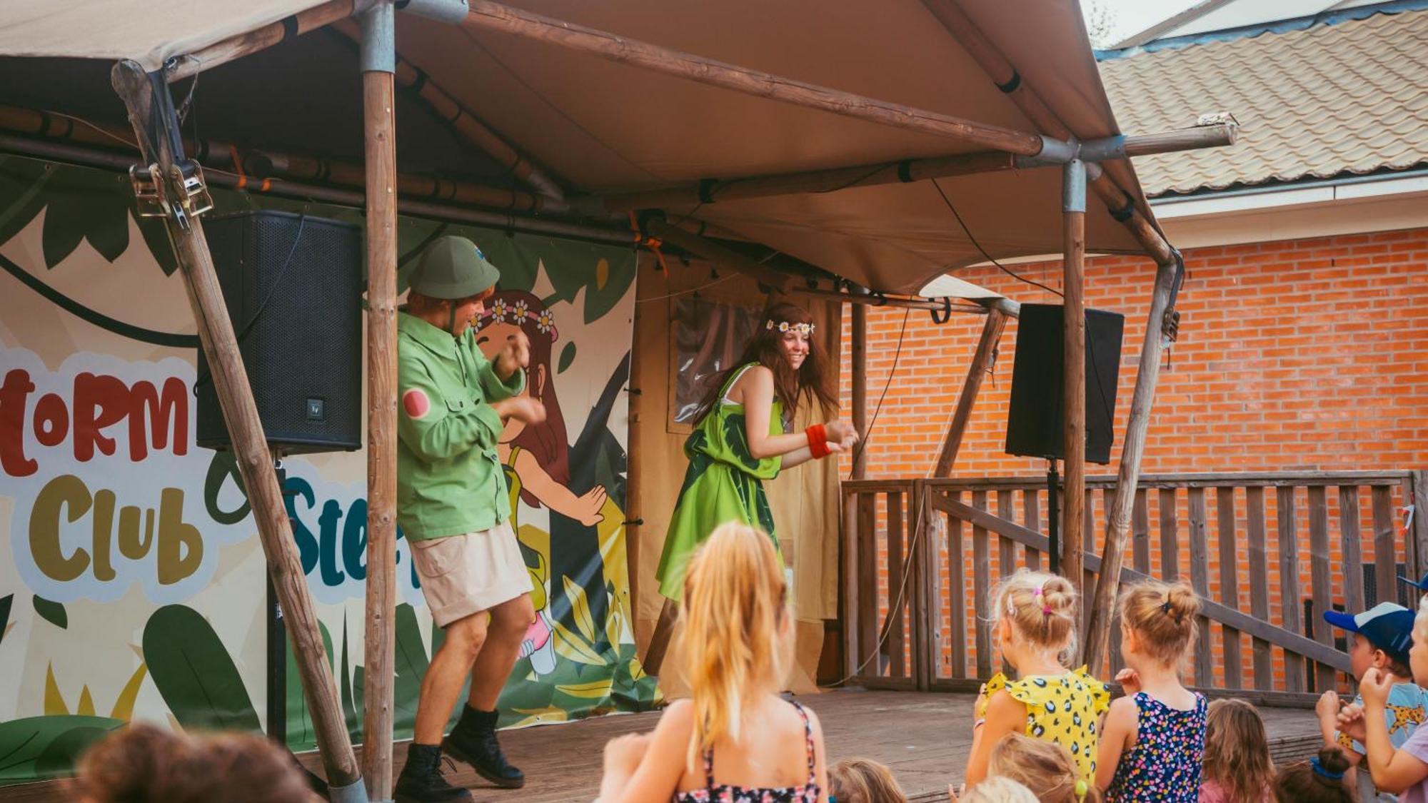 Familie vakantiepark Krieghuusbelten Raalte Buitenkant foto